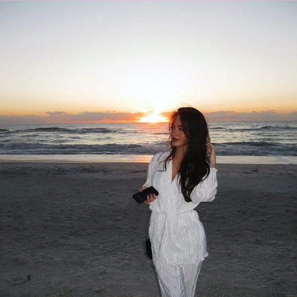 NEW Nordic Peace Emy Plisse Matching Set in White in a Size L - Picture 2 of 4